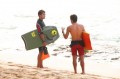 Airam e Uri conversam após sessão de surf em  Rock Point. Foto: Javier Fleitas
